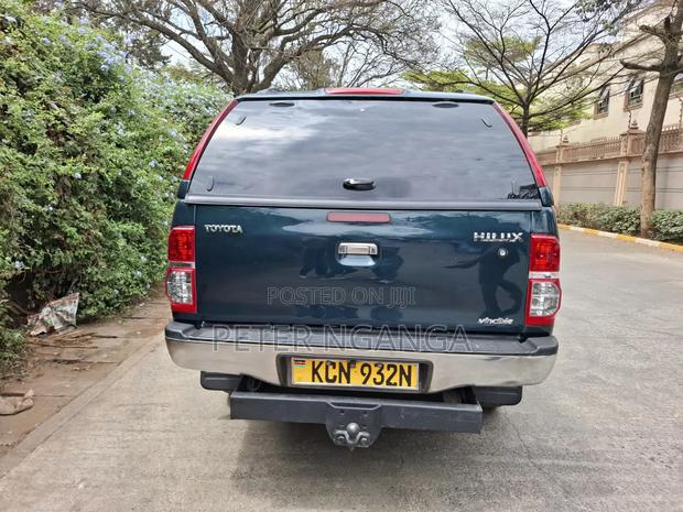 Toyota Hilux 2011 Green