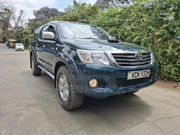 Toyota Hilux 2011 Green