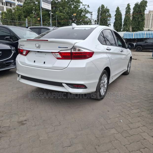 Honda Grace 1.5 Hybrid FWD 2019 White