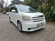 Toyota Noah 2.0 158hp FWD (8 Seater) 2009 White for sale