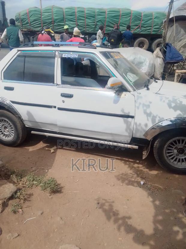 Toyota Corolla 1999 White