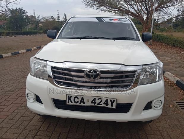 Toyota Hilux 2015 White