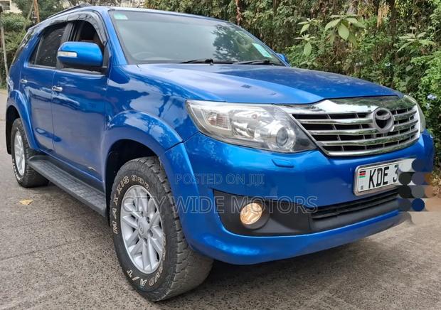 Toyota Fortuner 2012 Blue