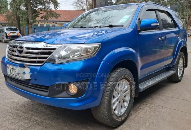 Toyota Fortuner 2012 Blue