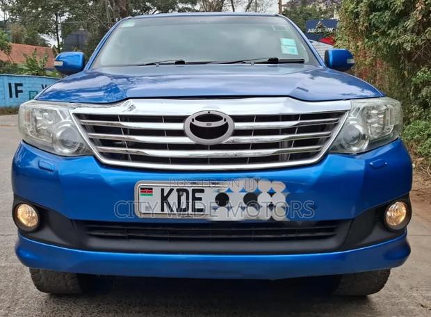 Toyota Fortuner 2012 Blue