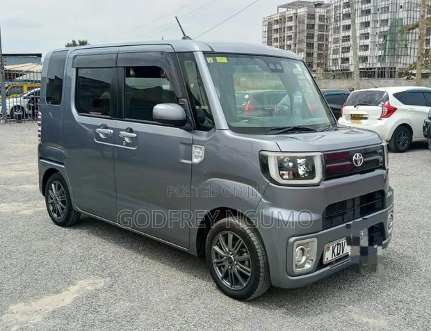 Toyota Pixis Mega 2018 Gray