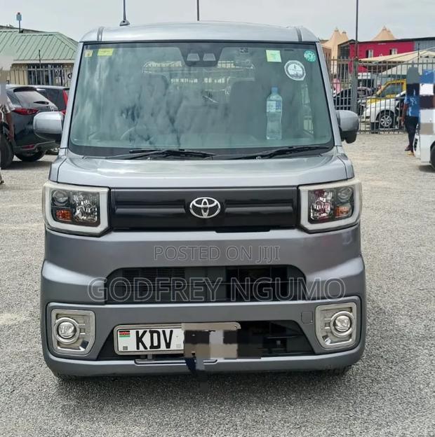 Toyota Pixis Mega 2018 Gray