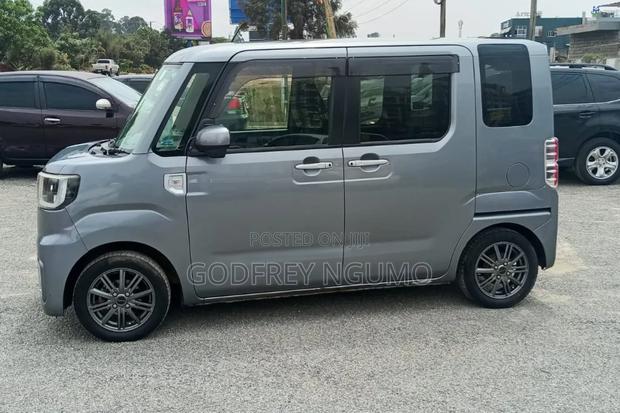 Toyota Pixis Mega 2018 Gray
