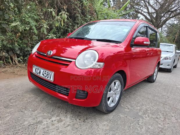 Toyota Sienta 1.5 FWD 2013 Red