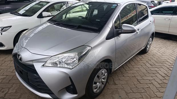 Toyota Vitz 2018 Silver