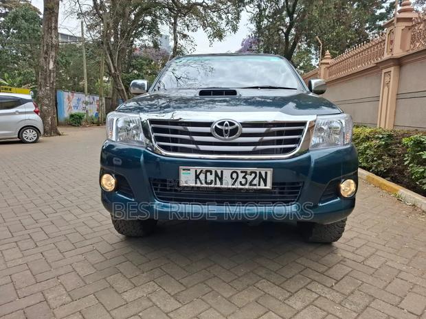 Toyota Hilux 2010 Green