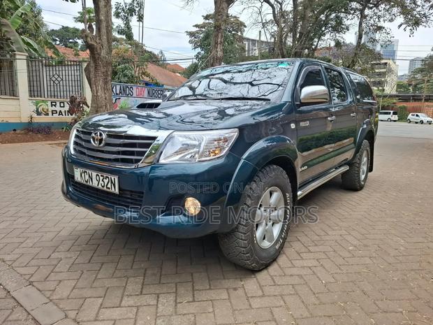 Toyota Hilux 2010 Green