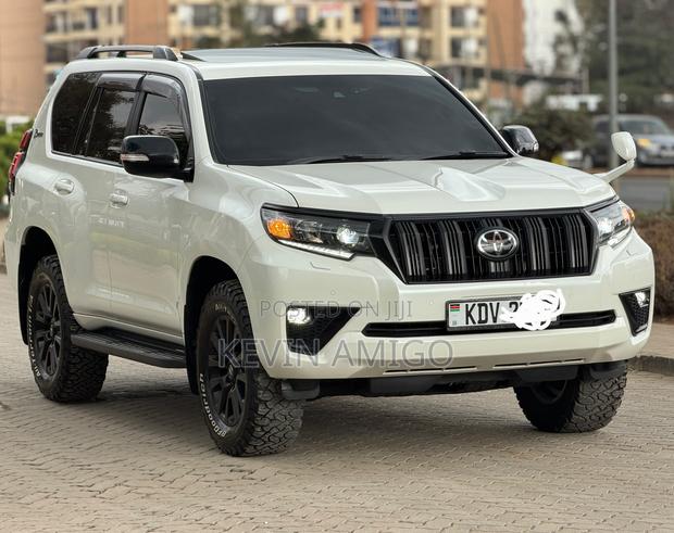 Toyota Land Cruiser Prado 2.8 2023 White