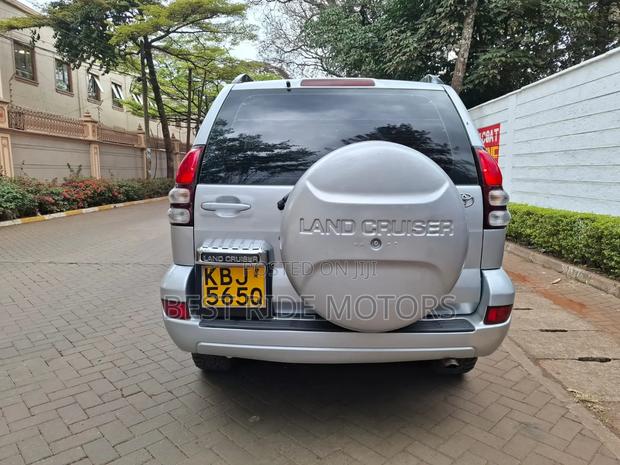 Toyota Land Cruiser Prado 3.0 D-4D 5dr 2005 Silver