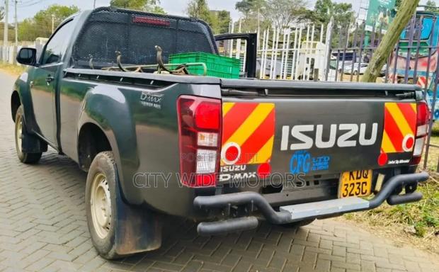 Isuzu D-MAX 2023 Gray