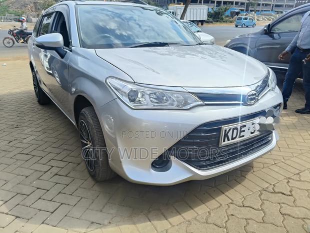Toyota Corolla Fielder 2015 Silver
