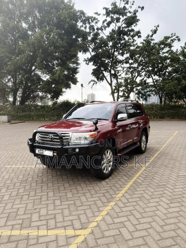 Toyota Land Cruiser 2013 Red