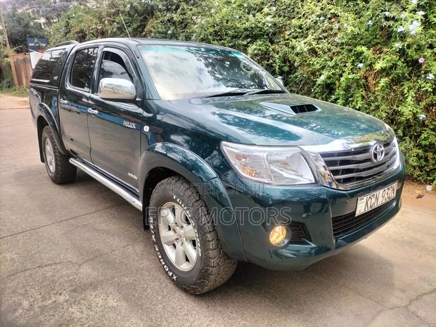 Toyota Hilux 2010 Green