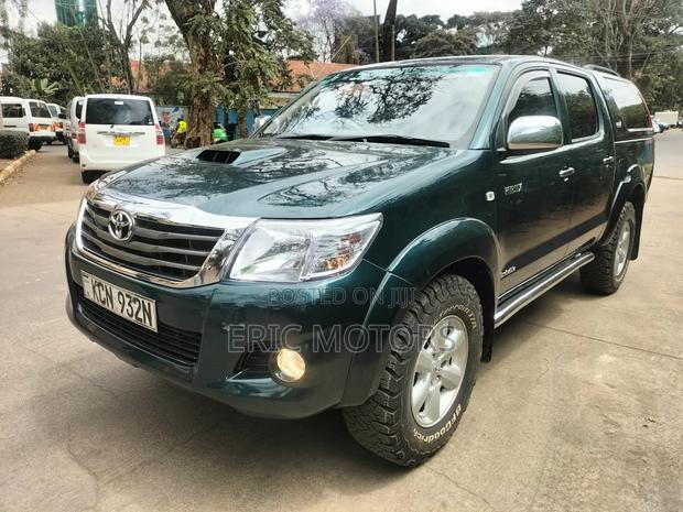 Toyota Hilux 2010 Green