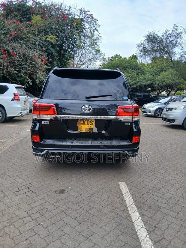 Toyota Land Cruiser 2016 Black
