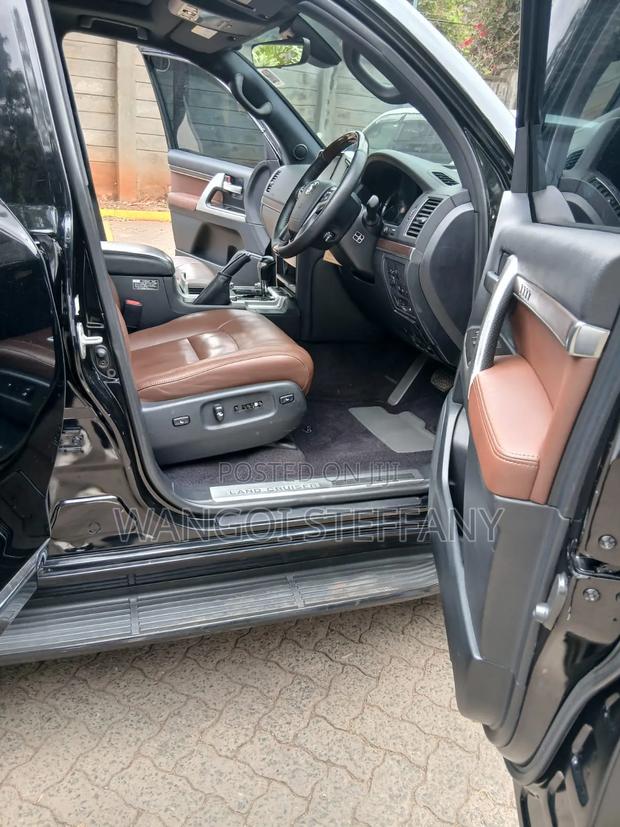 Toyota Land Cruiser 2016 Black