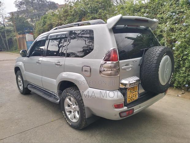 Toyota Land Cruiser Prado 2006 Silver