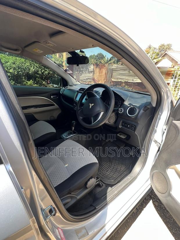 Mitsubishi Mirage ES 2017 Silver