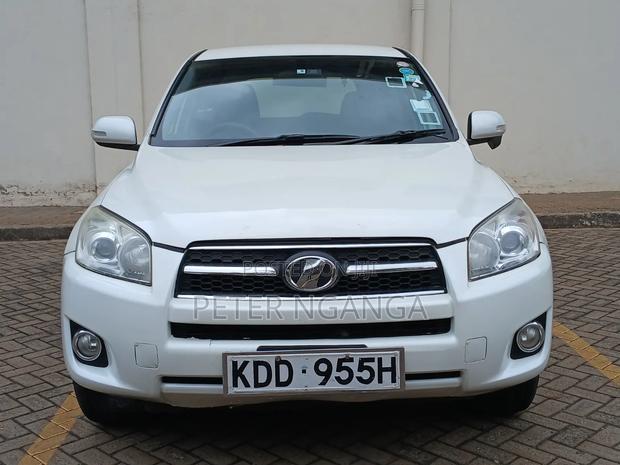 Toyota RAV4 2015 White
