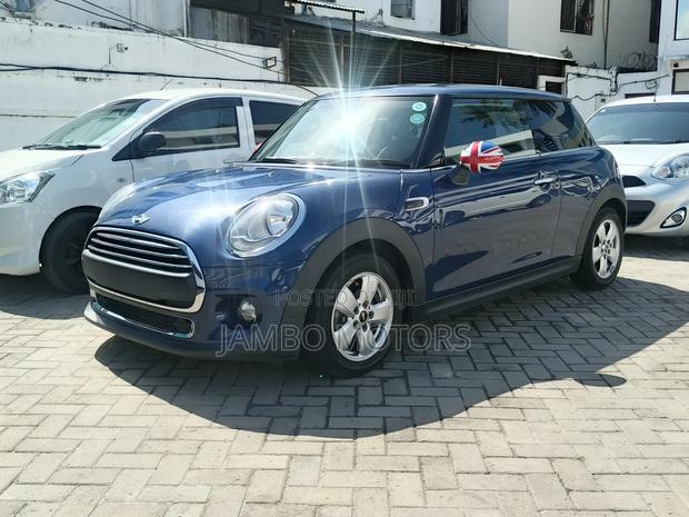 Mini Cooper 2019 Blue