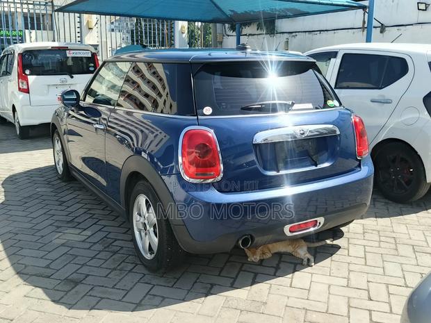 Mini Cooper 2019 Blue