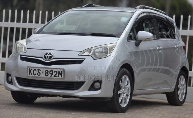 Toyota Ractis 1.5 FWD 2013 Silver