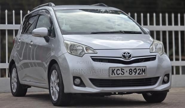 Toyota Ractis 1.5 FWD 2013 Silver