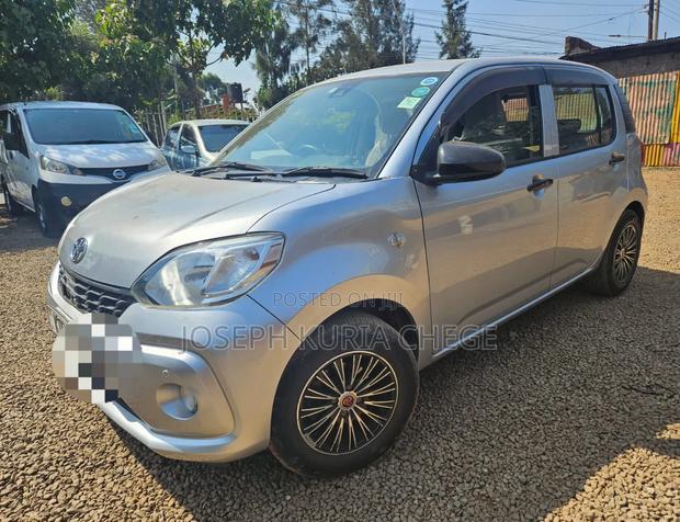 Toyota Passo 2017 Silver