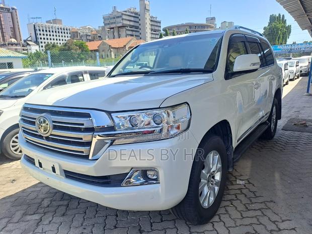 Toyota Land Cruiser 4.6 V8 AX G Selection 2017 White