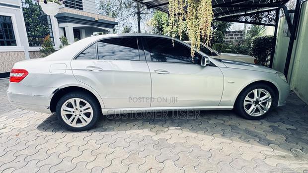 Mercedes-Benz E250 2011 Silver