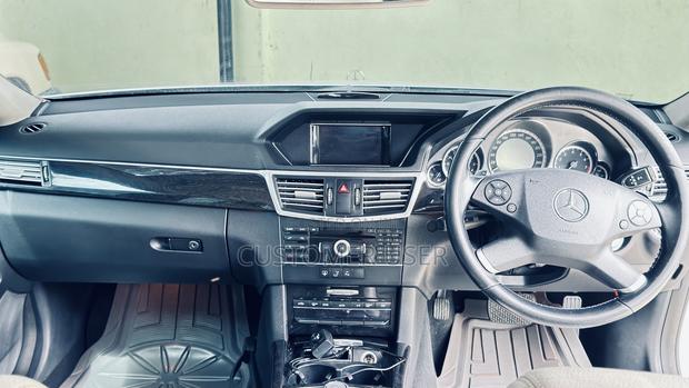 Mercedes-Benz E250 2011 Silver