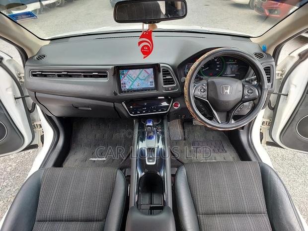 Honda Vezel 2017 White