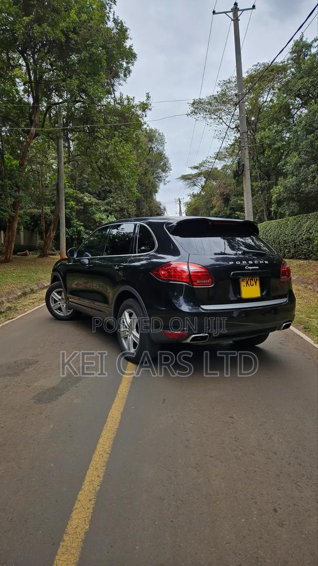 Porsche Cayenne 2011 Black