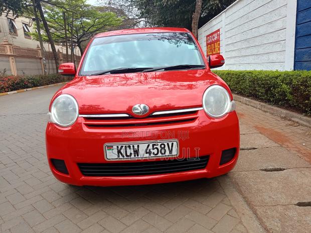Toyota Sienta 1.5 FWD 2012 Red