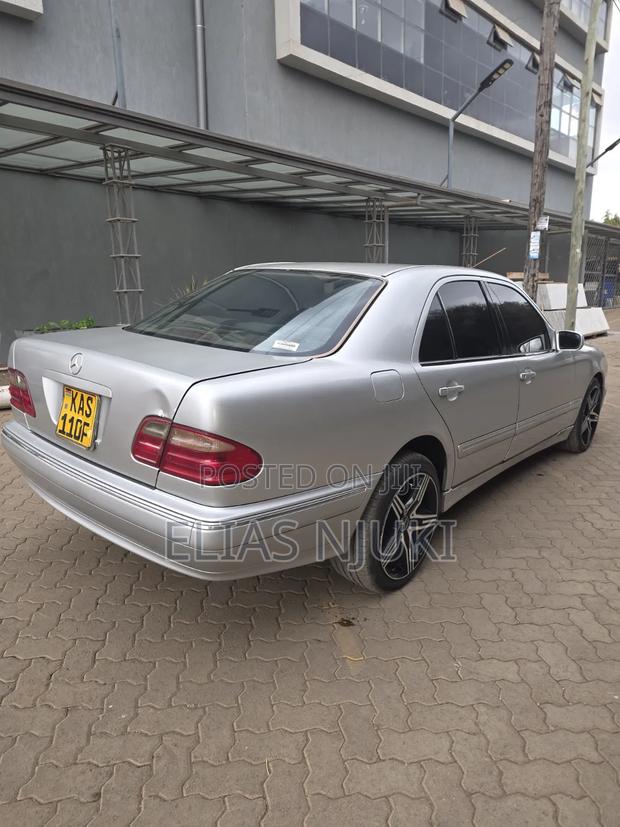 Mercedes-Benz E200 1998 Silver