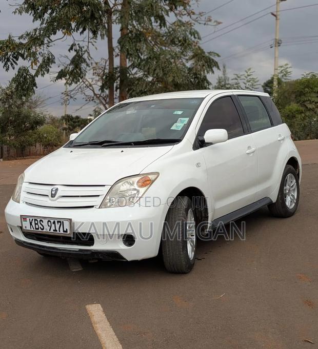 Toyota IST 2006 White