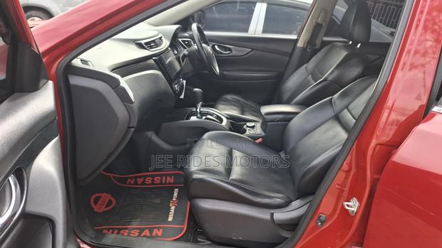 Nissan X-Trail 2.0 Petrol AWD 2014 Red
