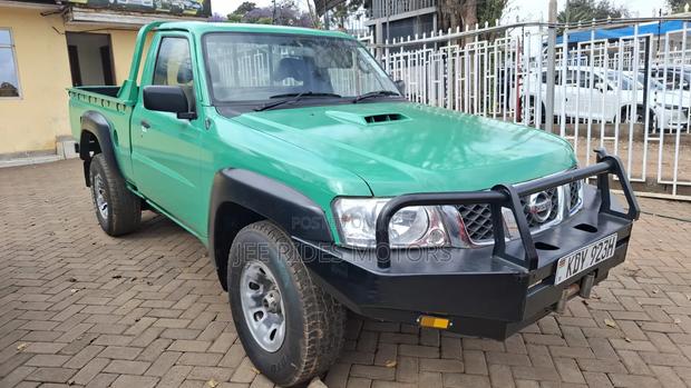 Nissan Hardbody 2016 Green