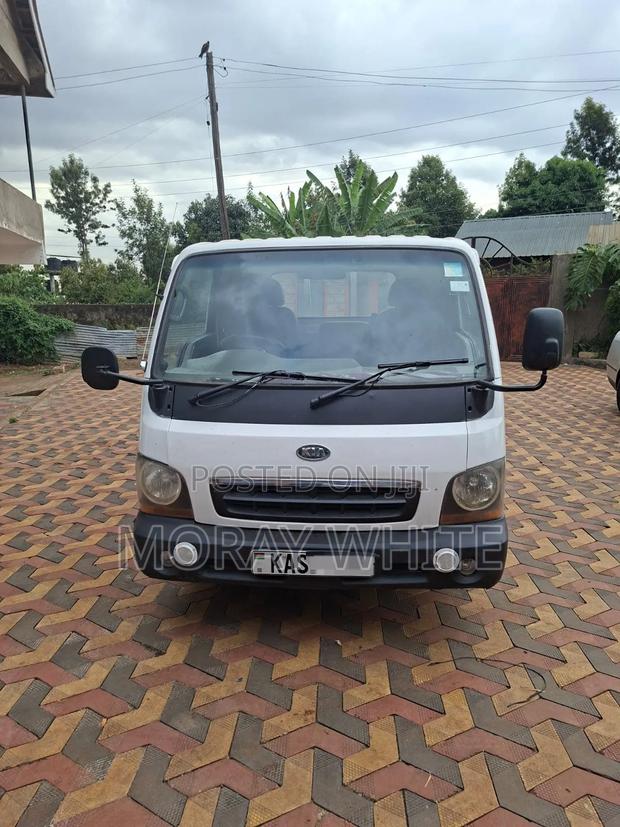 Kia K3000 2005 White