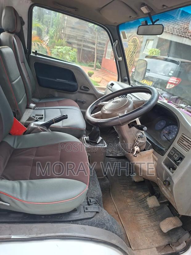 Kia K3000 2005 White