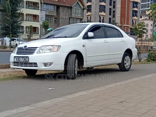 Toyota Corolla Sedan 2005 White