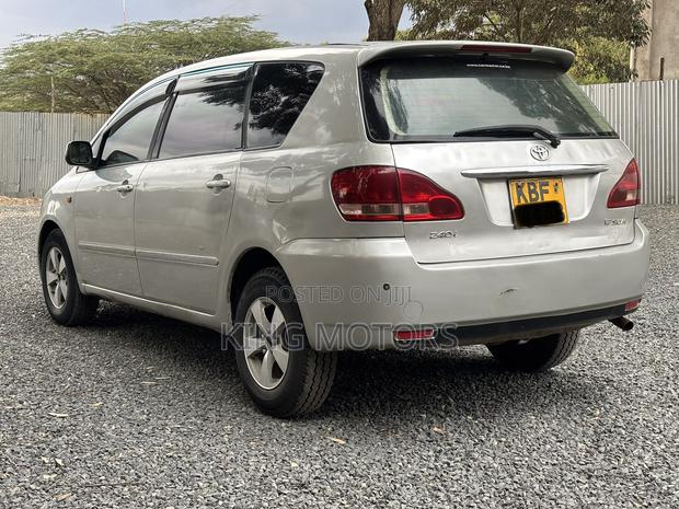 Toyota Ipsum 2003 Gray