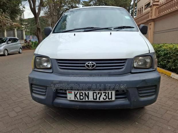 Toyota TownAce 2004 White