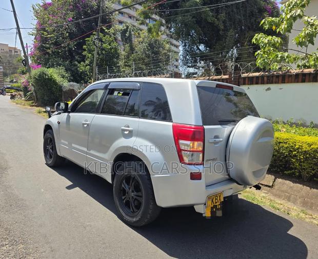 Suzuki Escudo 2006 Silver