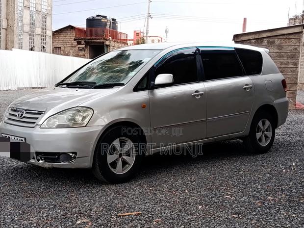 Toyota Ipsum 2003